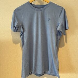 NWT Fjällräven Abisko Day Hike SS T-shirt W Small Ultramarine